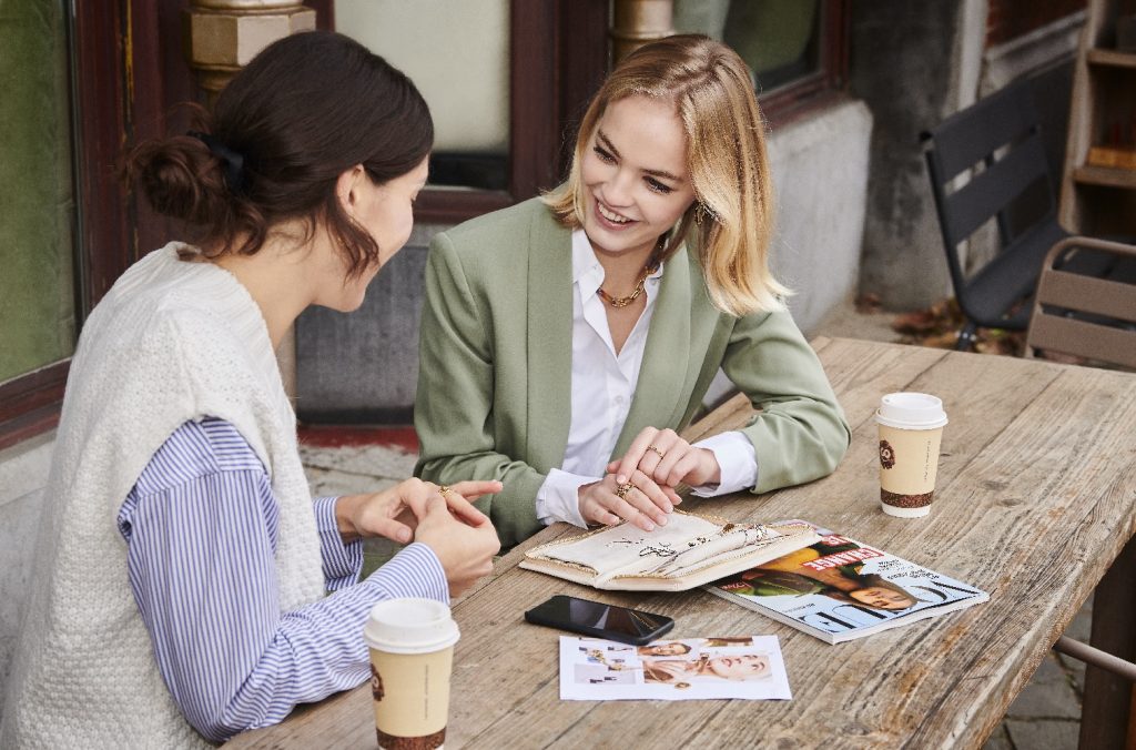 informatie-consulente bij victoria sieraden en juwelen